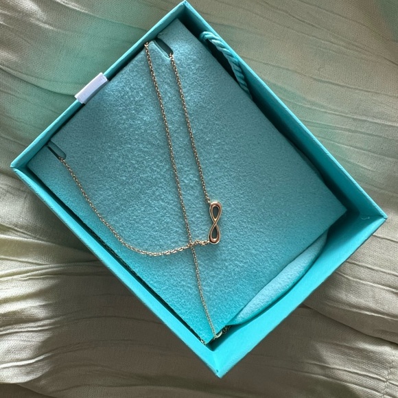 Authentic infinity pendant necklace gold - Picture 4 of 7